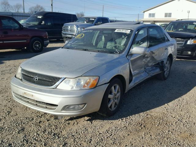 4T1BF28B0YU004462 - 2000 TOYOTA AVALON XL SILVER photo 2