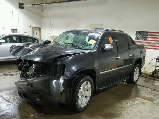 3GNVKGE01AG265404 - 2010 CHEVROLET AVALANCHE BLACK photo 2