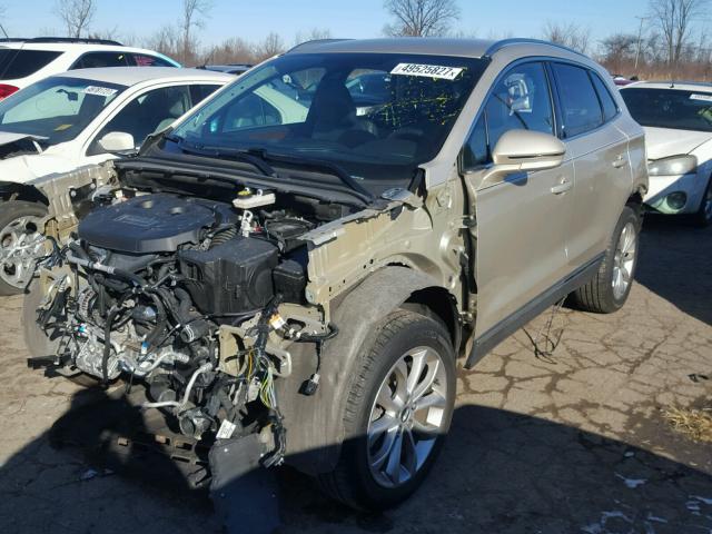 5LMCJ2D96HUL16160 - 2017 LINCOLN MKC SELECT BEIGE photo 2