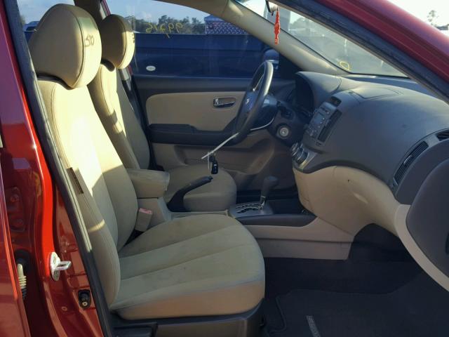 KMHDU4AD5AU099645 - 2010 HYUNDAI ELANTRA BL RED photo 5