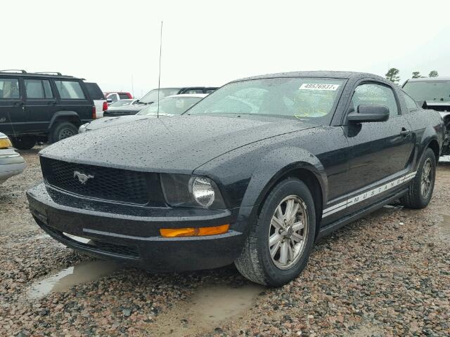 1ZVFT80N775220547 - 2007 FORD MUSTANG BLACK photo 2