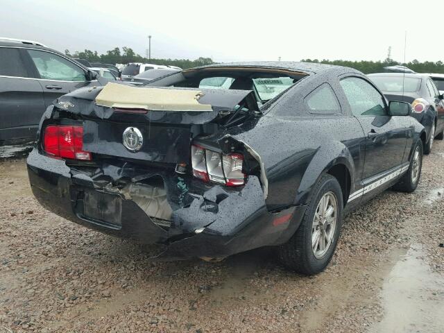 1ZVFT80N775220547 - 2007 FORD MUSTANG BLACK photo 4