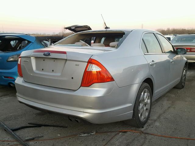 3FAHP0HA3AR158075 - 2010 FORD FUSION SE SILVER photo 4