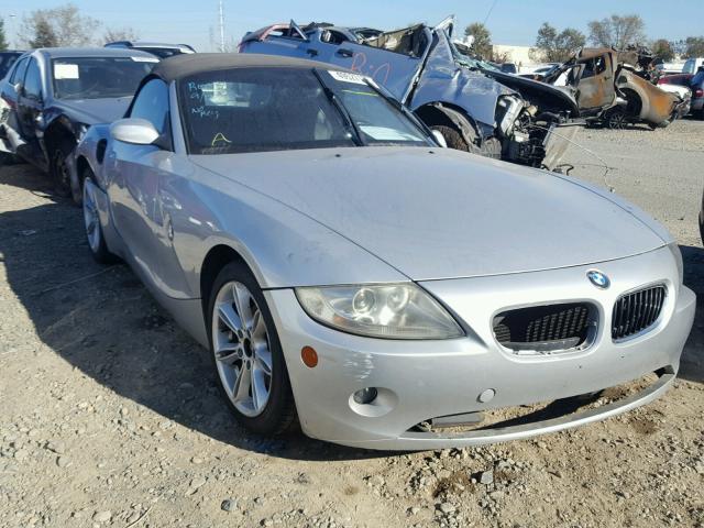 4USBT53555LU10104 - 2005 BMW Z4 3.0 SILVER photo 1