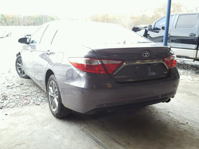 4T1BF1FKXFU058118 - 2015 TOYOTA CAMRY LE GRAY photo 3