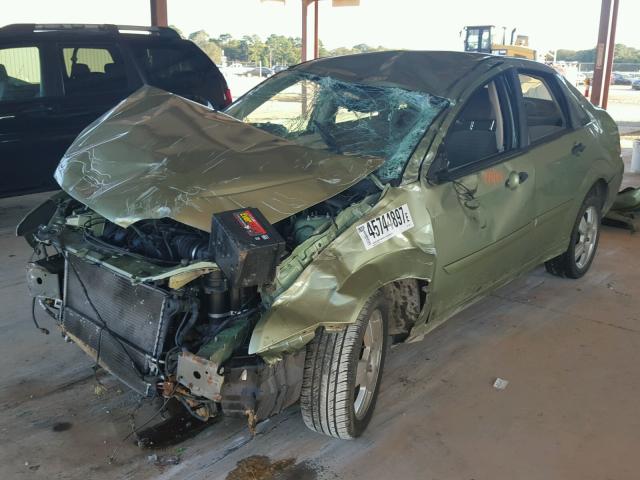 1FAHP34N37W224673 - 2007 FORD FOCUS ZX4 GREEN photo 2