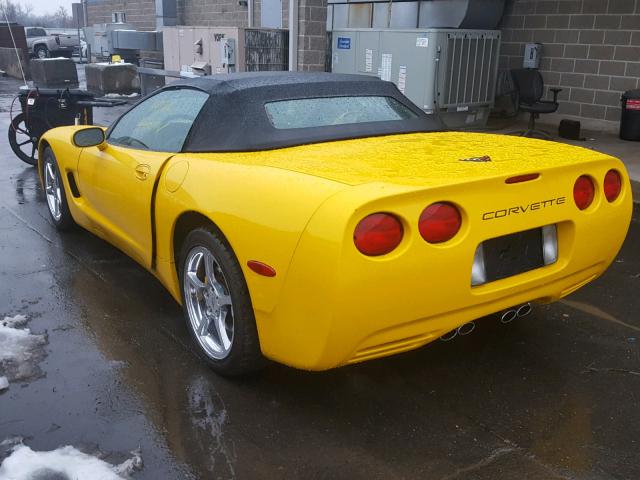 1G1YY32G725126264 - 2002 CHEVROLET CORVETTE YELLOW photo 3