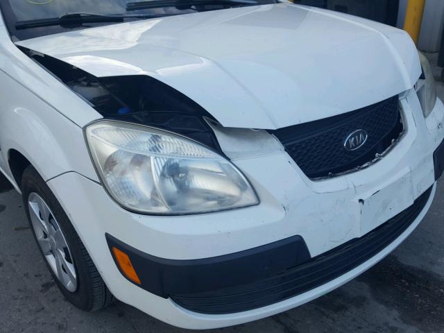 KNADE123676264229 - 2007 KIA RIO BASE WHITE photo 9