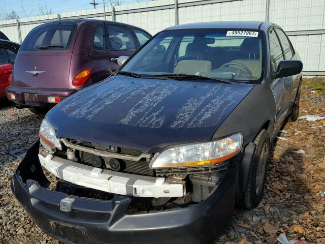 1HGCG1642WA004466 - 1998 HONDA ACCORD LX SILVER photo 2