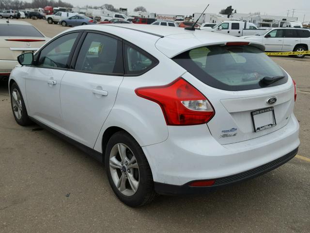 1FADP3K22EL301779 - 2014 FORD FOCUS SE WHITE photo 3