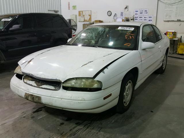 2G1WW12M5V9242156 - 1997 CHEVROLET MONTE CARL WHITE photo 2