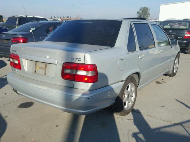 YV1LS61JXY2673499 - 2000 VOLVO S70 BASE GRAY photo 4