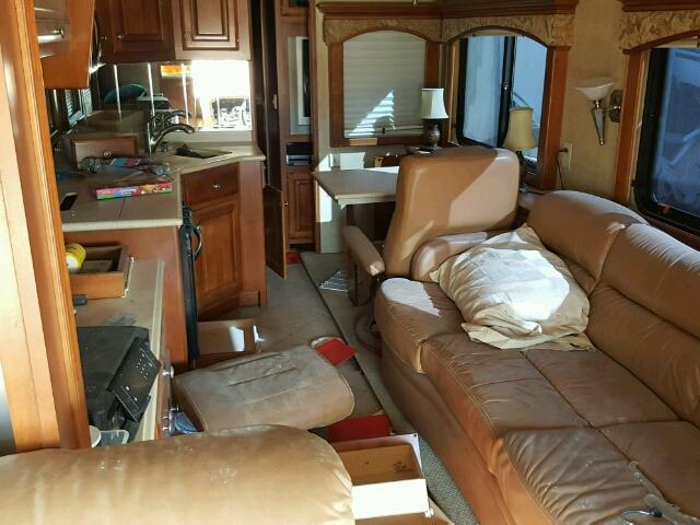 4VZBT1D965C049321 - 2005 SPARTAN MOTORS MOTORHOME TWO TONE photo 5