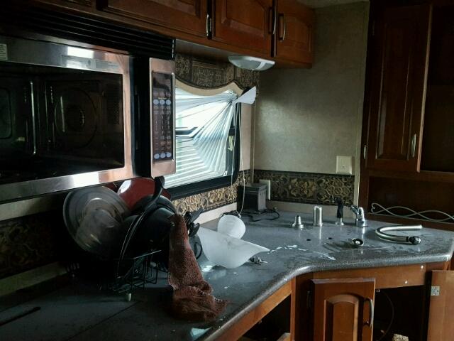 4YDF3642XBE780267 - 2011 KEYSTONE ALPINE WHITE photo 5