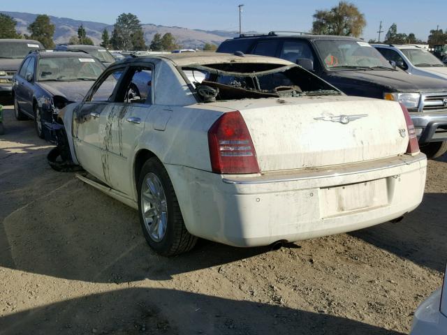 2C3AA63H25H606669 - 2005 CHRYSLER 300C WHITE photo 3