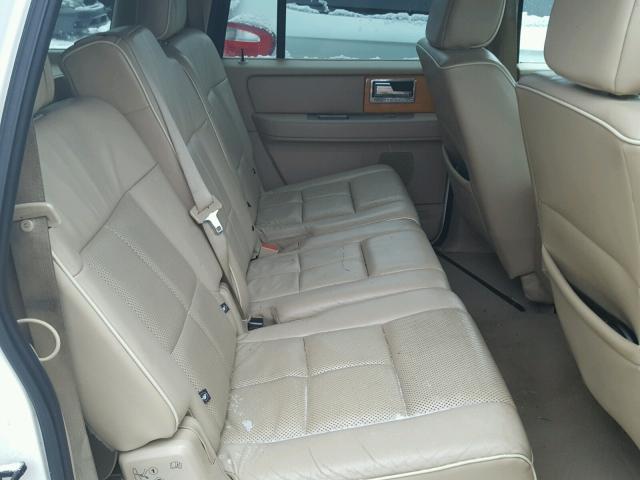 5LMFL28527LJ10790 - 2007 LINCOLN NAVIGATOR WHITE photo 6