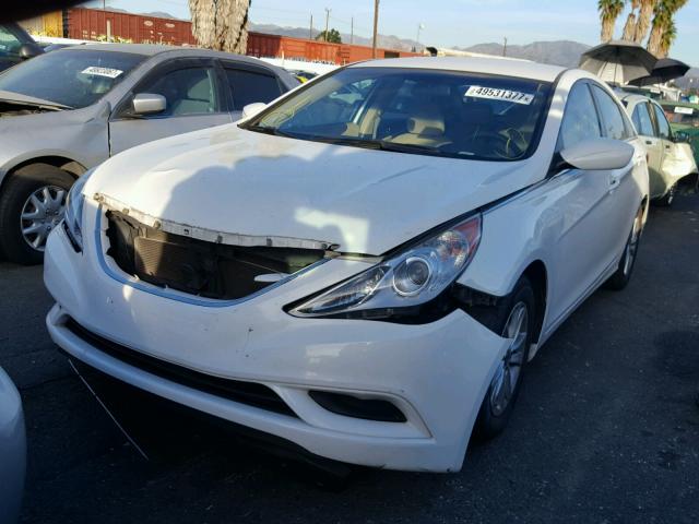 5NPEB4AC7BH171866 - 2011 HYUNDAI SONATA GLS WHITE photo 2