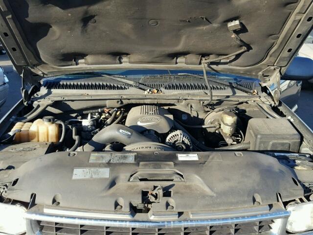 3GNEC16T02G260330 - 2002 CHEVROLET SUBURBAN GRAY photo 7