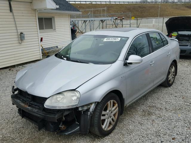 3VWEF71K77M150298 - 2007 VOLKSWAGEN JETTA WOLF SILVER photo 2