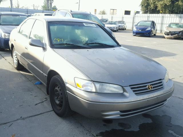 4T1BG22K6XU560893 - 1999 TOYOTA CAMRY CE GRAY photo 1