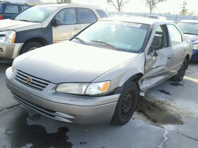 4T1BG22K6XU560893 - 1999 TOYOTA CAMRY CE GRAY photo 2