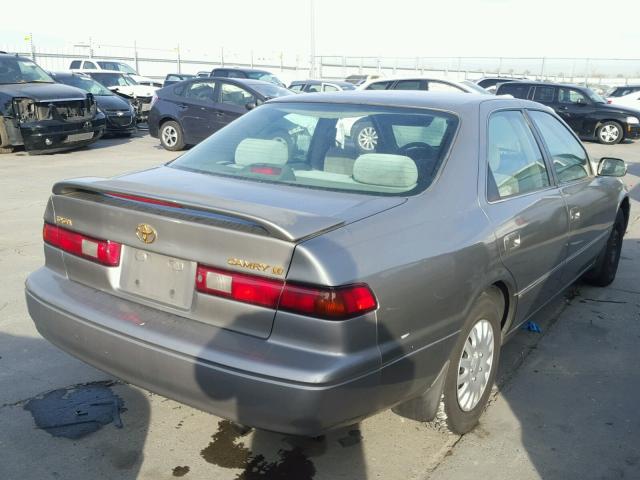 4T1BG22K6XU560893 - 1999 TOYOTA CAMRY CE GRAY photo 4