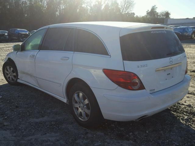 4JGCB65EX7A056185 - 2007 MERCEDES-BENZ R 350 WHITE photo 3