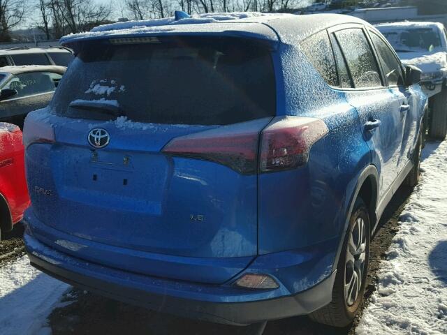 JTMZFREV2HJ719433 - 2017 TOYOTA RAV4 LE Կապույտ լուսանկար 4