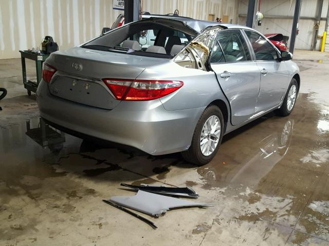 4T1BF1FK7GU581145 - 2016 TOYOTA CAMRY LE ვერცხლისფერი ფოტო 4