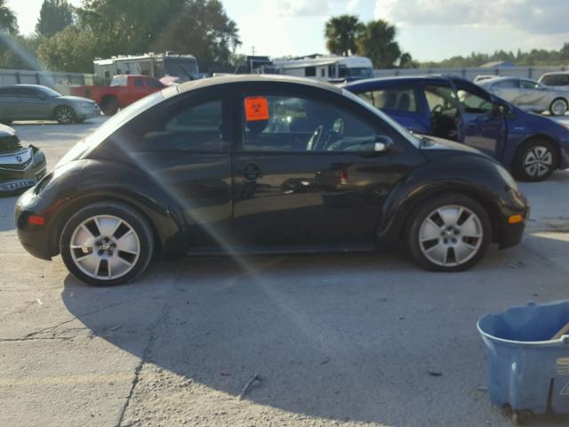 3VWFE21C03M431100 - 2003 VOLKSWAGEN NEW BEETLE 黑色 照片 9