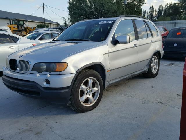 5UXFB33552LH35847 - 2002 BMW X5 4.4I SILVER photo 2