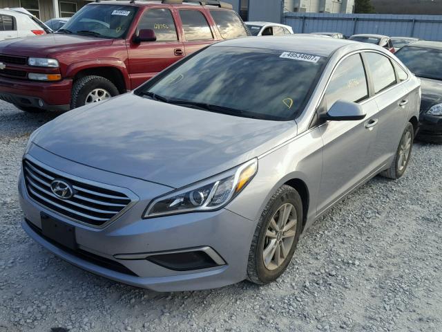 5NPE24AF0GH277254 - 2016 HYUNDAI SONATA SE SILVER photo 2