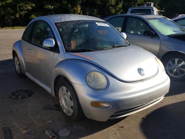 3VWBC21C7YM471895 - 2000 VOLKSWAGEN NEW BEETLE 银色 照片 1