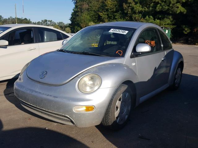 3VWBC21C7YM471895 - 2000 VOLKSWAGEN NEW BEETLE 银色 照片 2