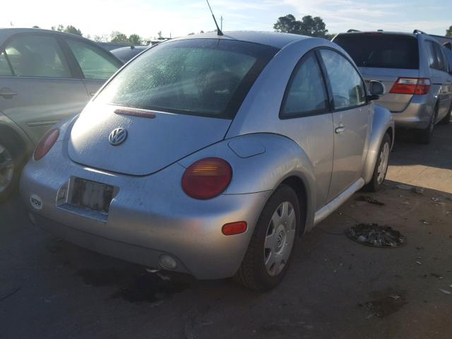 3VWBC21C7YM471895 - 2000 VOLKSWAGEN NEW BEETLE 银色 照片 4