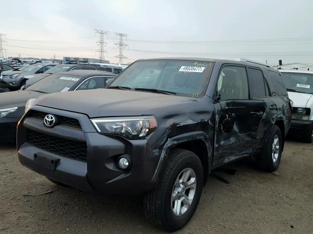 JTEBU5JR8F5224082 - 2015 TOYOTA 4RUNNER SR CHARCOAL photo 2