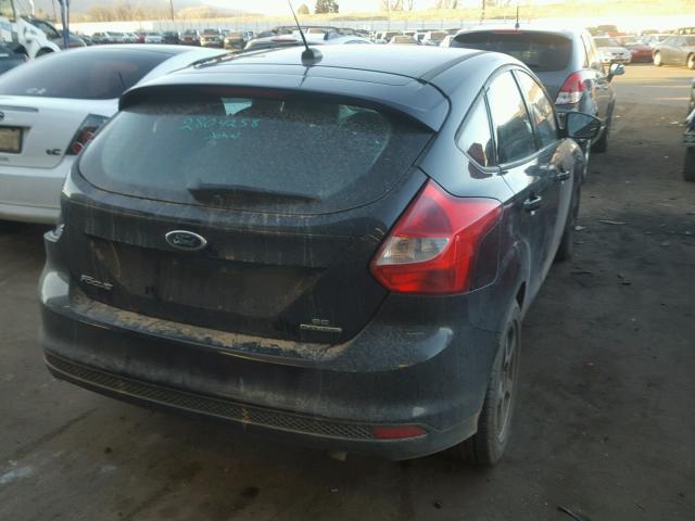 1FADP3K23EL284085 - 2014 FORD FOCUS SE BLACK photo 4