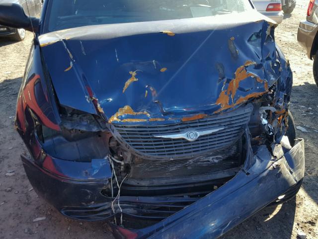 2C8GP44311R330774 - 2001 CHRYSLER TOWN & COU BLUE photo 7