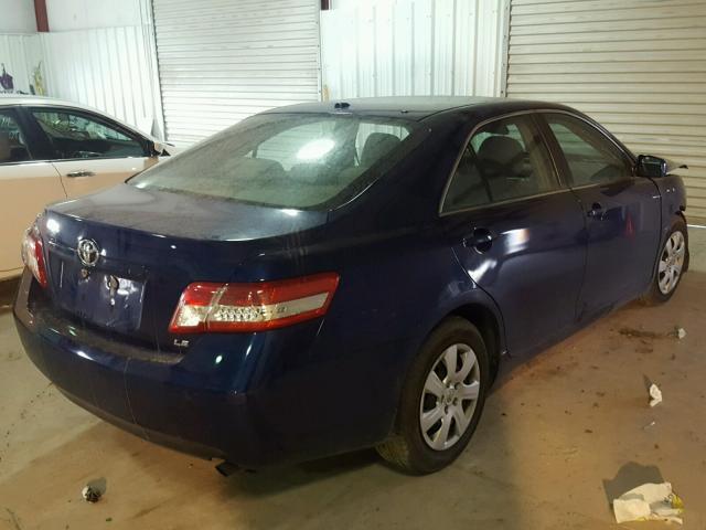 4T1BF3EK2BU764264 - 2011 TOYOTA CAMRY BASE BLUE photo 4