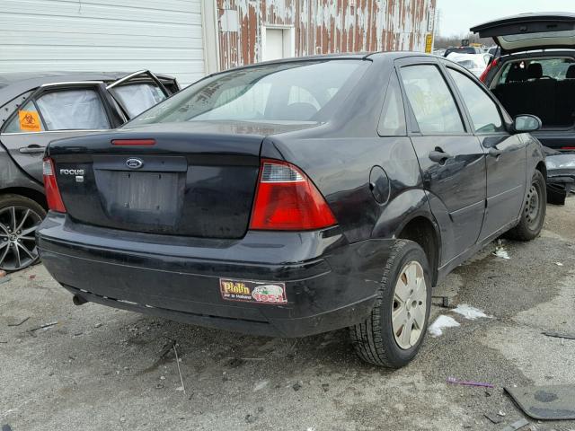 1FAFP34N17W348609 - 2007 FORD FOCUS ZX4 BLACK photo 4