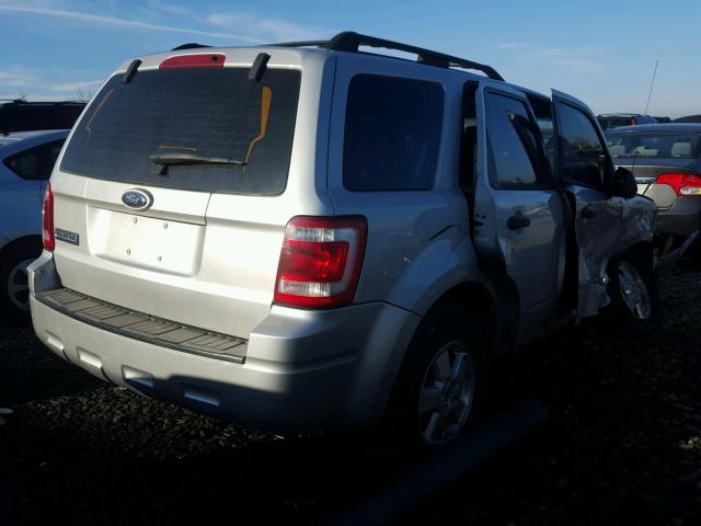 1FMCU02Z78KA52976 - 2008 FORD ESCAPE XLS SILVER photo 4