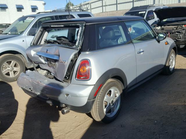 WMWMF33589TU74750 - 2009 MINI COOPER GRAY photo 4