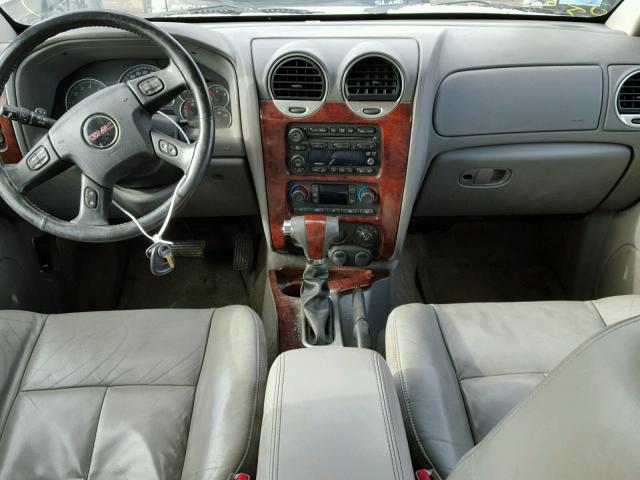 1GKDT13S352326922 - 2005 GMC ENVOY Ақ фото 9