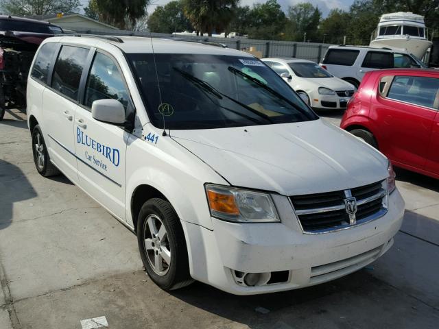 2D4RN5D13AR211390 - 2010 DODGE GRAND CARA WHITE photo 1