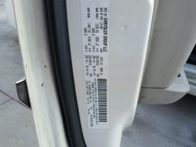 2D4RN5D13AR211390 - 2010 DODGE GRAND CARA WHITE photo 10