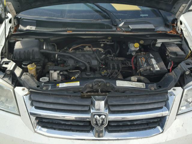 2D4RN5D13AR211390 - 2010 DODGE GRAND CARA WHITE photo 7