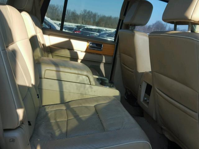 5LMFU27557LJ00527 - 2007 LINCOLN NAVIGATOR WHITE photo 6