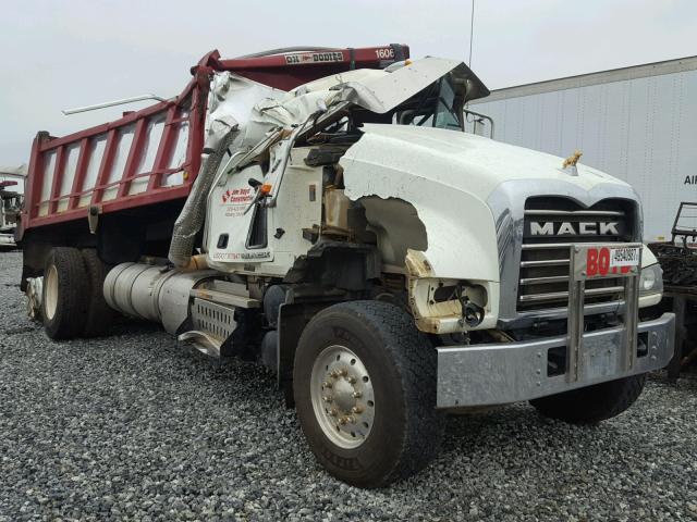 1M2AX04C5GM031778 - 2016 MACK 700 GU700 WHITE photo 1