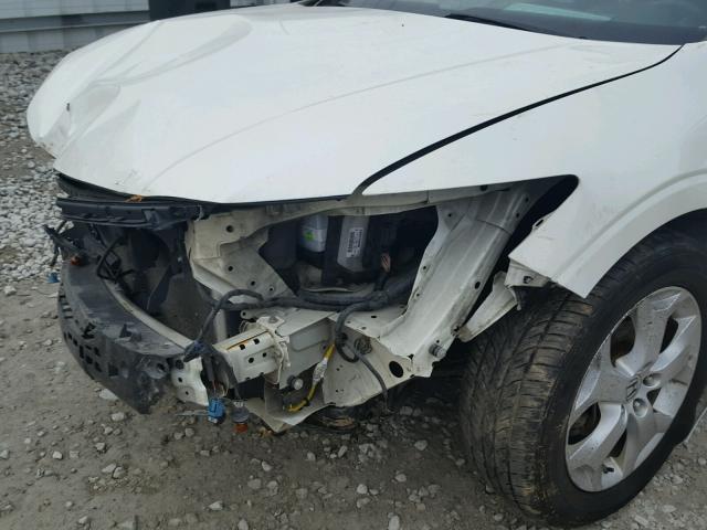 5J6TF2H56AL009285 - 2010 HONDA ACCORD CRO WHITE photo 9