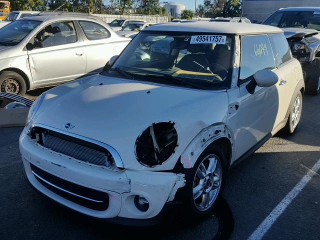 WMWSU3C52CT254461 - 2012 MINI COOPER WHITE photo 2